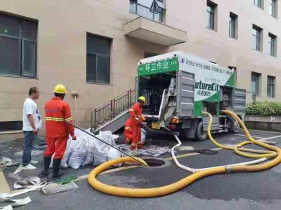 化糞池清掏車使用時要注意的事項？